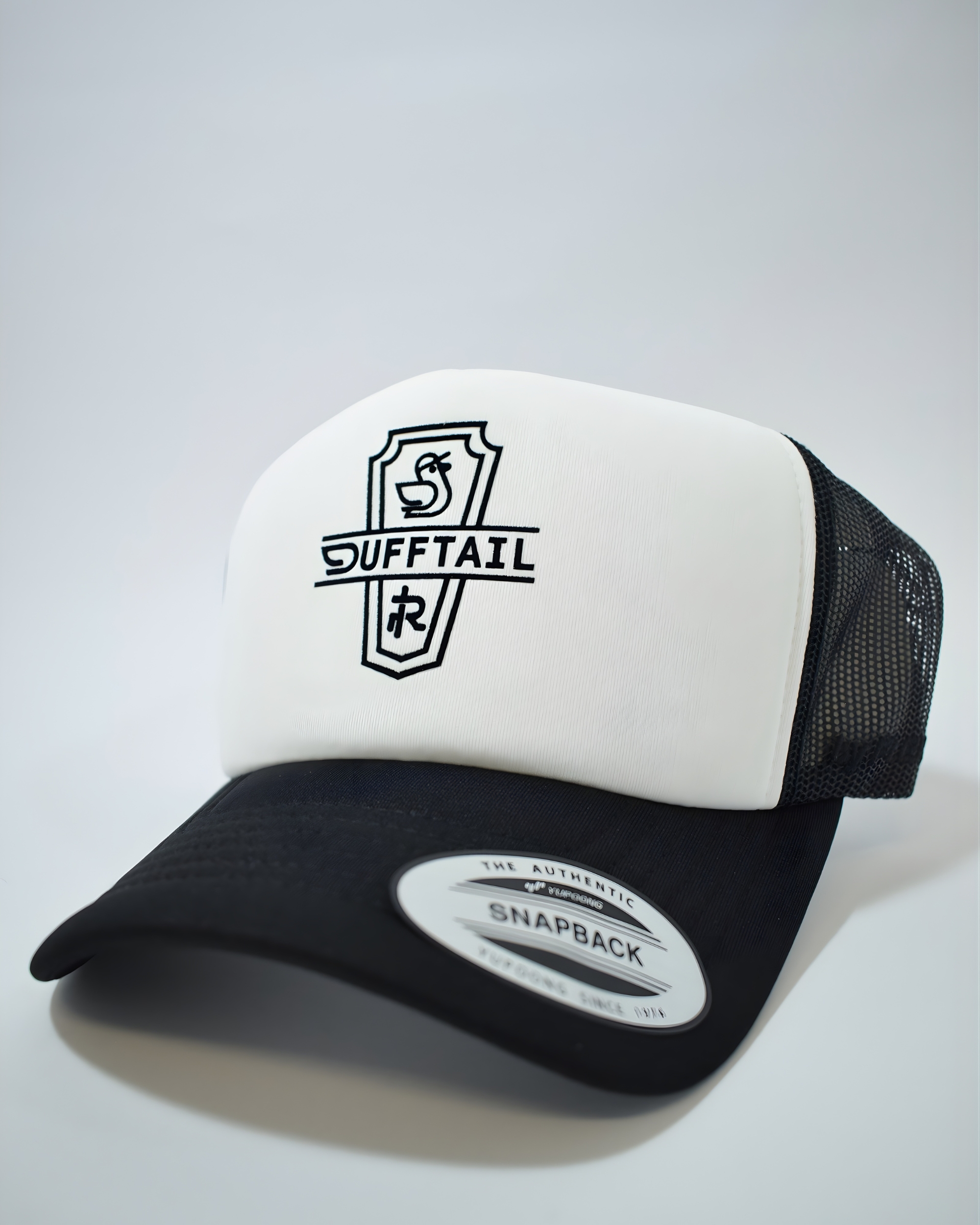Lifestyle Trucker Black / White Cap - Country Logo
